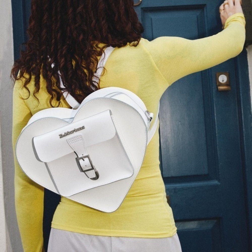 NWT Dr. Martens White Leather Heart Shaped Bag featuring the iconic heart - Picture 4 of 16